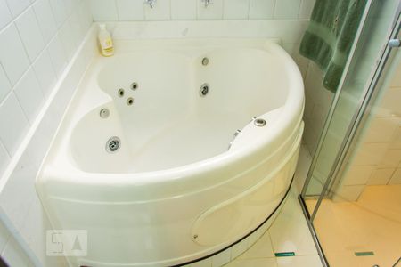 Apartamento à venda com 270m², 4 quartos e 3 vagasBanheiro da Suíte Master - Banheira