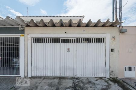 Casa à venda com 190m², 3 quartos e 2 vagasFachada