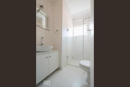 Casa à venda com 190m², 3 quartos e 2 vagasBanheiro 1