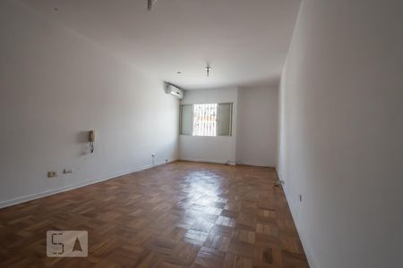Casa à venda com 190m², 3 quartos e 2 vagasSuíte