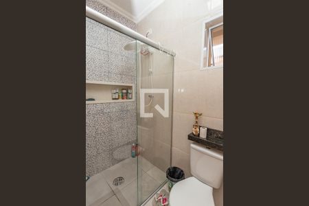 Casa à venda com 190m², 3 quartos e 2 vagas Casa à venda com 190m², 3 quartos e 2 vagasBanheiro social