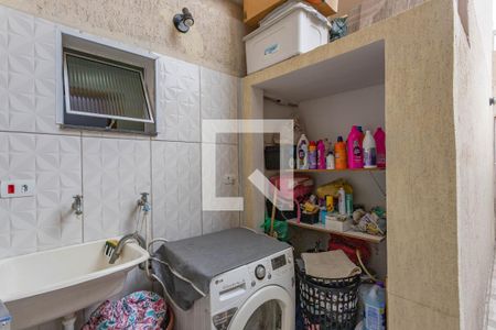 Casa à venda com 190m², 3 quartos e 2 vagas Casa à venda com 190m², 3 quartos e 2 vagasÁrea de serviço