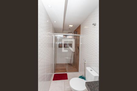 Casa à venda com 190m², 3 quartos e 2 vagas Casa à venda com 190m², 3 quartos e 2 vagasBanheiro da suíte