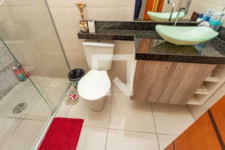 Casa à venda com 190m², 3 quartos e 2 vagas Casa à venda com 190m², 3 quartos e 2 vagasBanheiro social