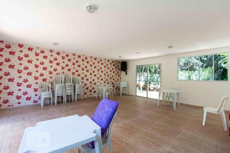 Apartamento à venda com 42m², 2 quartos e sem vaga Apartamento à venda com 42m², 2 quartos e sem vagaSalão de Festas