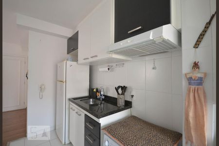 Cozinha de apartamento para alugar com 3 quartos, 62m² em Jardim Santa Emília, São Paulo
