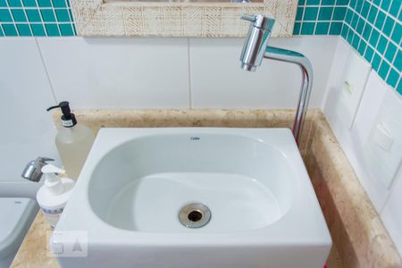 Apartamento à venda com 70m², 2 quartos e 2 vagasBanheiro Social - Pia