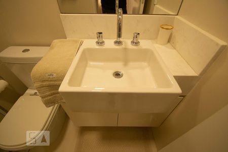 Apartamento para alugar com 36m², 1 quarto e 1 vaga Apartamento para alugar com 36m², 1 quarto e 1 vagaPia do Banheiro do Quarto