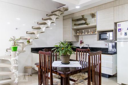 Apartamento à venda com 150m², 2 quartos e 2 vagasCozinha