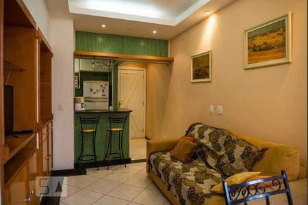 Sala de apartamento para alugar com 2 quartos, 50m² em Copacabana, Rio de Janeiro