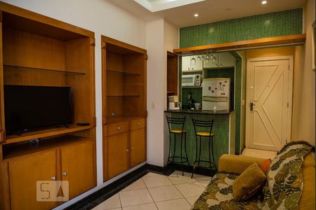 Sala de apartamento para alugar com 2 quartos, 50m² em Copacabana, Rio de Janeiro