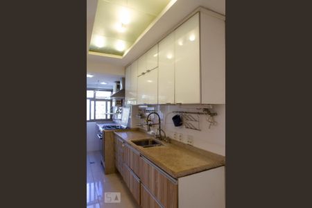 Apartamento à venda com 80m², 2 quartos e 1 vaga Apartamento à venda com 80m², 2 quartos e 1 vagaCozinha