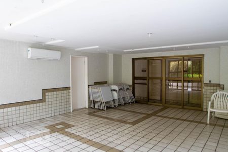 Apartamento à venda com 80m², 2 quartos e 1 vaga Apartamento à venda com 80m², 2 quartos e 1 vagaÁrea comum - Salão de Festas