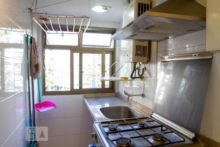 Apartamento à venda com 80m², 2 quartos e 1 vaga Apartamento à venda com 80m², 2 quartos e 1 vagaCozinha e Área de Serviço