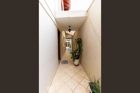 Casa à venda com 125m², 3 quartos e 4 vagas Casa à venda com 125m², 3 quartos e 4 vagasCorredor