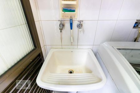 Casa à venda com 125m², 3 quartos e 4 vagas Casa à venda com 125m², 3 quartos e 4 vagasTanque