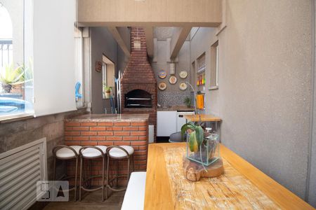 Apartamento à venda com 211m², 3 quartos e 3 vagas Apartamento à venda com 211m², 3 quartos e 3 vagasChurrasqueira