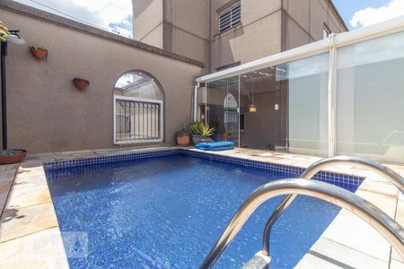 Apartamento à venda com 211m², 3 quartos e 3 vagas Apartamento à venda com 211m², 3 quartos e 3 vagasPiscina