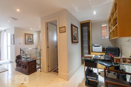 Apartamento à venda com 211m², 3 quartos e 3 vagas Apartamento à venda com 211m², 3 quartos e 3 vagasEscritório