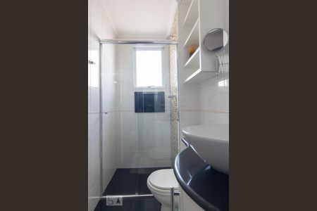 Apartamento à venda com 211m², 3 quartos e 3 vagas Apartamento à venda com 211m², 3 quartos e 3 vagasBanheiro social