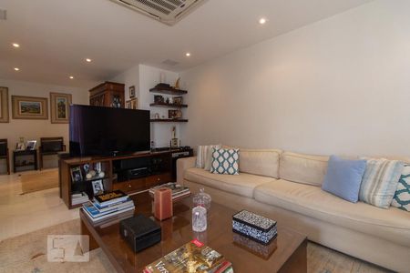 Apartamento à venda com 211m², 3 quartos e 3 vagas Apartamento à venda com 211m², 3 quartos e 3 vagasSala 2