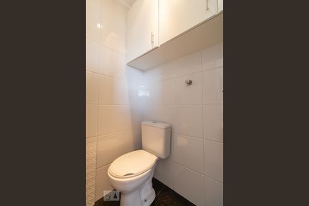 Apartamento à venda com 211m², 3 quartos e 3 vagas Apartamento à venda com 211m², 3 quartos e 3 vagasBanheiro de serviço