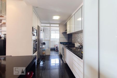 Apartamento à venda com 211m², 3 quartos e 3 vagas Apartamento à venda com 211m², 3 quartos e 3 vagasCozinha