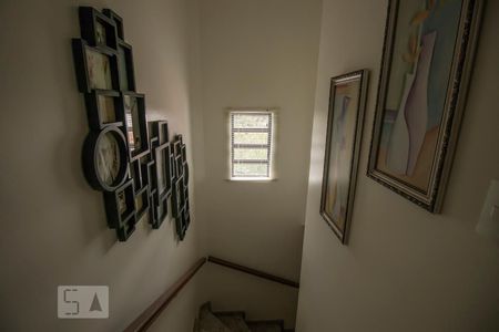 Casa à venda com 167m², 4 quartos e 4 vagasEscada