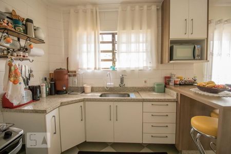 Casa à venda com 167m², 4 quartos e 4 vagasCozinha