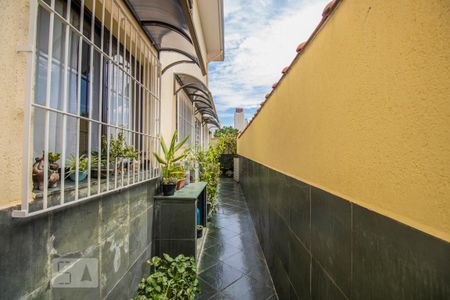 Casa à venda com 167m², 4 quartos e 4 vagasCorredor Externo