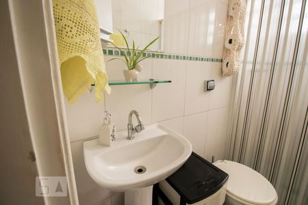 Casa à venda com 167m², 4 quartos e 4 vagasBanheiro Suíte 1