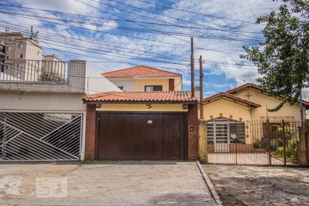 Casa à venda com 167m², 4 quartos e 4 vagasFachada