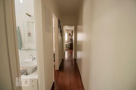 Casa à venda com 167m², 4 quartos e 4 vagasCorredor