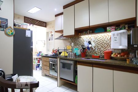 Apartamento para alugar com 63m², 2 quartos e 1 vagaCozinha