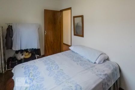 Casa à venda com 217m², 4 quartos e 4 vagasQuarto 2