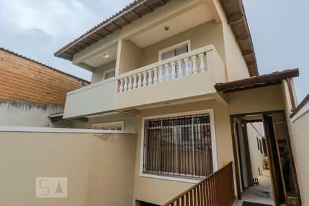Casa à venda com 217m², 4 quartos e 4 vagasFachada