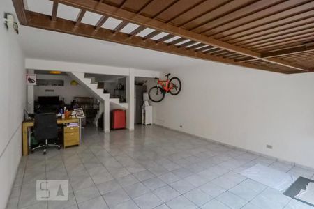 Casa à venda com 217m², 4 quartos e 4 vagasGaragem