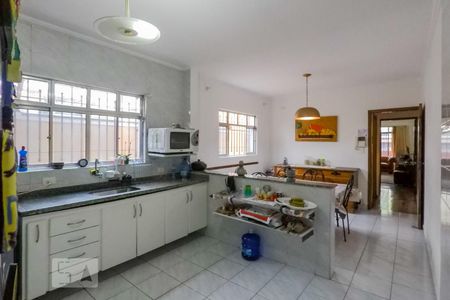 Casa à venda com 217m², 4 quartos e 4 vagasCozinha