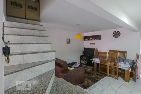 Casa à venda com 217m², 4 quartos e 4 vagasGaragem