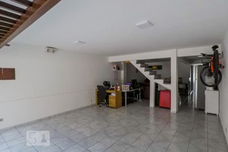 Casa à venda com 217m², 4 quartos e 4 vagasGaragem