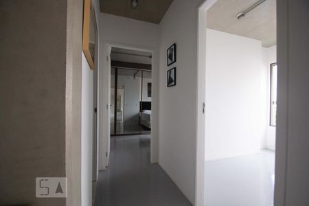 Corredor de apartamento para alugar com 2 quartos, 75m² em Campo Belo, São Paulo