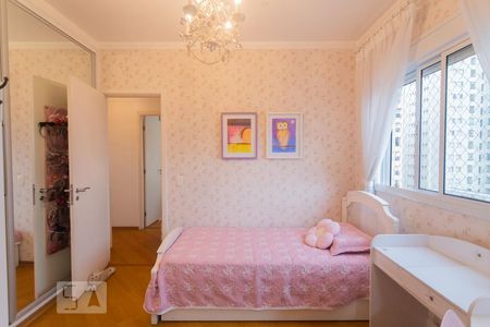 Apartamento à venda com 158m², 4 quartos e 3 vagasQuarto 2 - Suíte