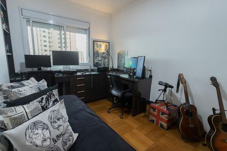 Apartamento à venda com 158m², 4 quartos e 3 vagasQuarto 4