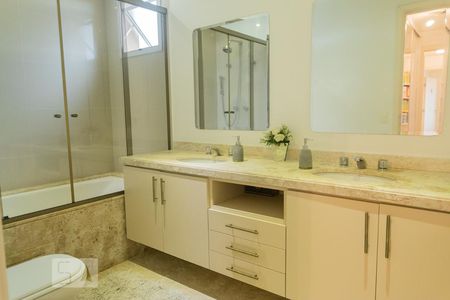 Apartamento à venda com 158m², 4 quartos e 3 vagasBanheiro da Suíte 3