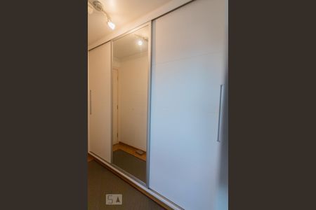 Apartamento à venda com 158m², 4 quartos e 3 vagasQuarto 3 - Armários