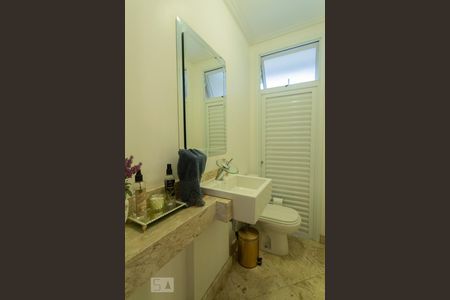 Apartamento à venda com 158m², 4 quartos e 3 vagasLavabo