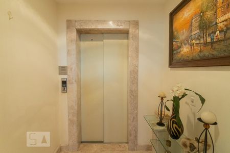 Apartamento à venda com 158m², 4 quartos e 3 vagasHall Social