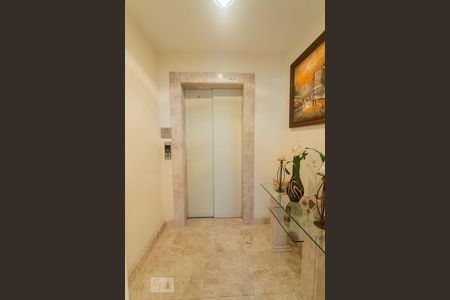 Apartamento à venda com 158m², 4 quartos e 3 vagasHall Social