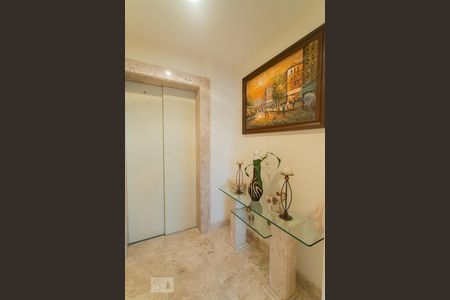 Apartamento à venda com 158m², 4 quartos e 3 vagasHall Social