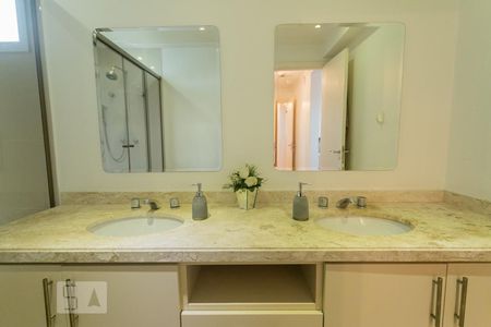 Apartamento à venda com 158m², 4 quartos e 3 vagasBanheiro da Suíte 3
